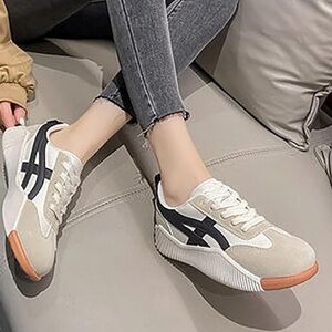 Cute & comfy fall kicks